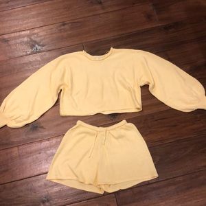 NWT Verge girl yellow knit set size small